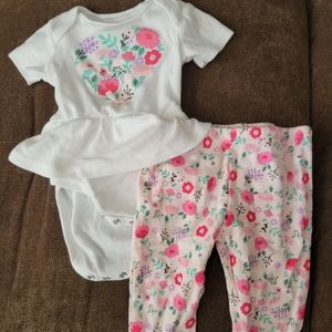 Girl's short sleeved outfit 3/6 months